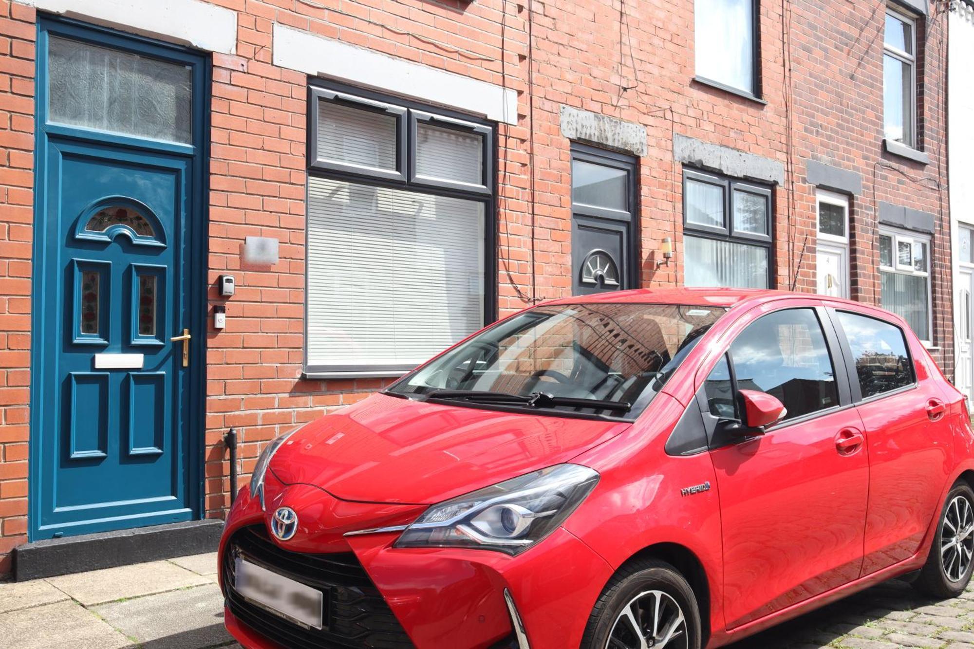 2-Bedroom, Free Parking, High Speed Wi-Fi, Swinton Manchester Exterior foto