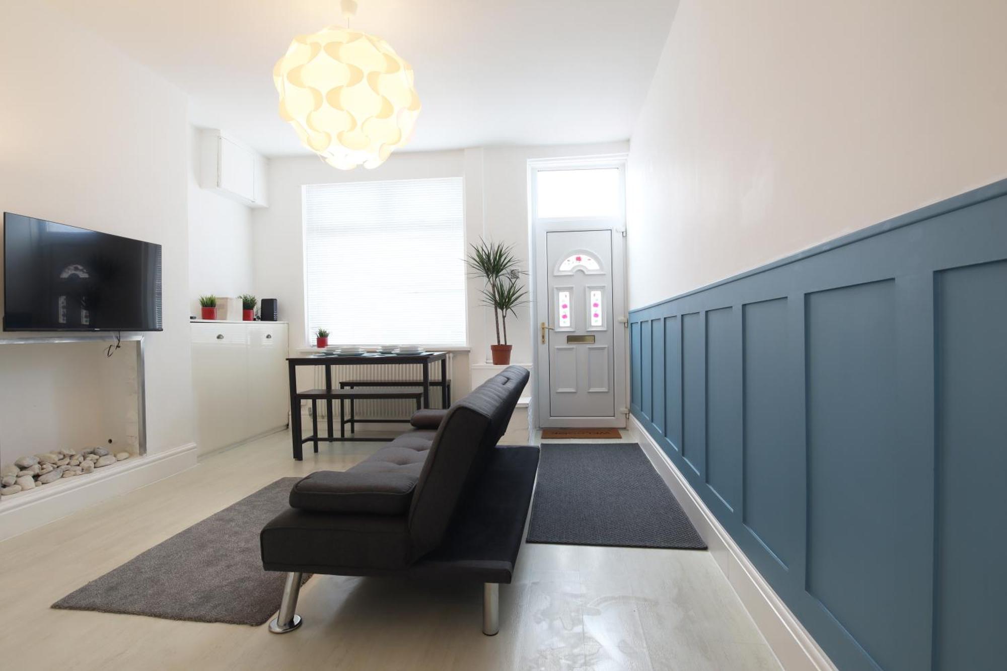 2-Bedroom, Free Parking, High Speed Wi-Fi, Swinton Manchester Exterior foto